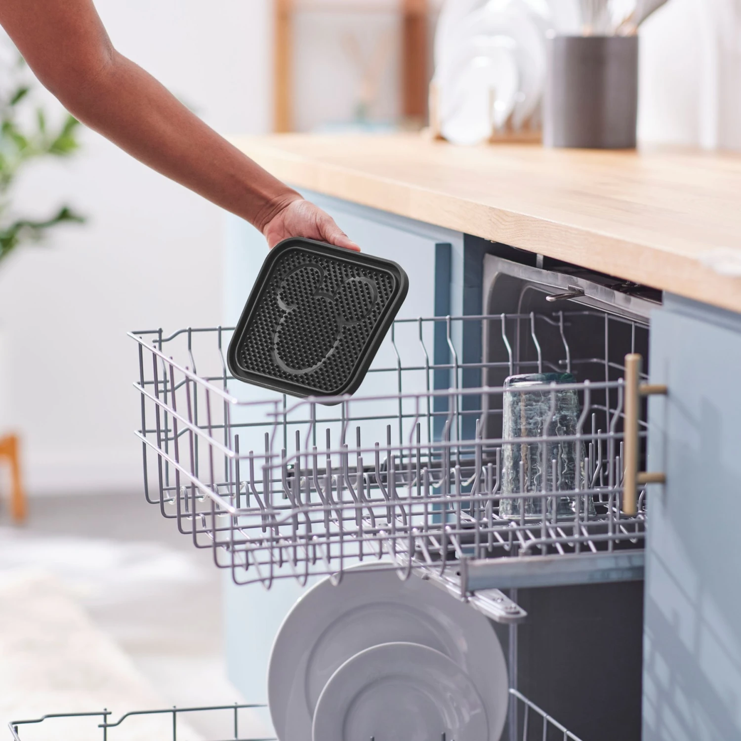 Disney Mickey Silicone Dog & Cat Lick Mat & Disney Mickey Silicone Dog & Cat Lick Mat 7 Disney Mickey Silicone Dog & Cat Lick Mat & Disney Mickey Silicone Dog & Cat Lick Mat - Image 6